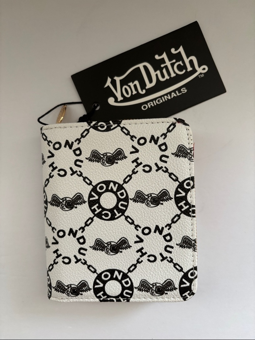 ☀️Von Dutch Black & White Logo Zip Wallet